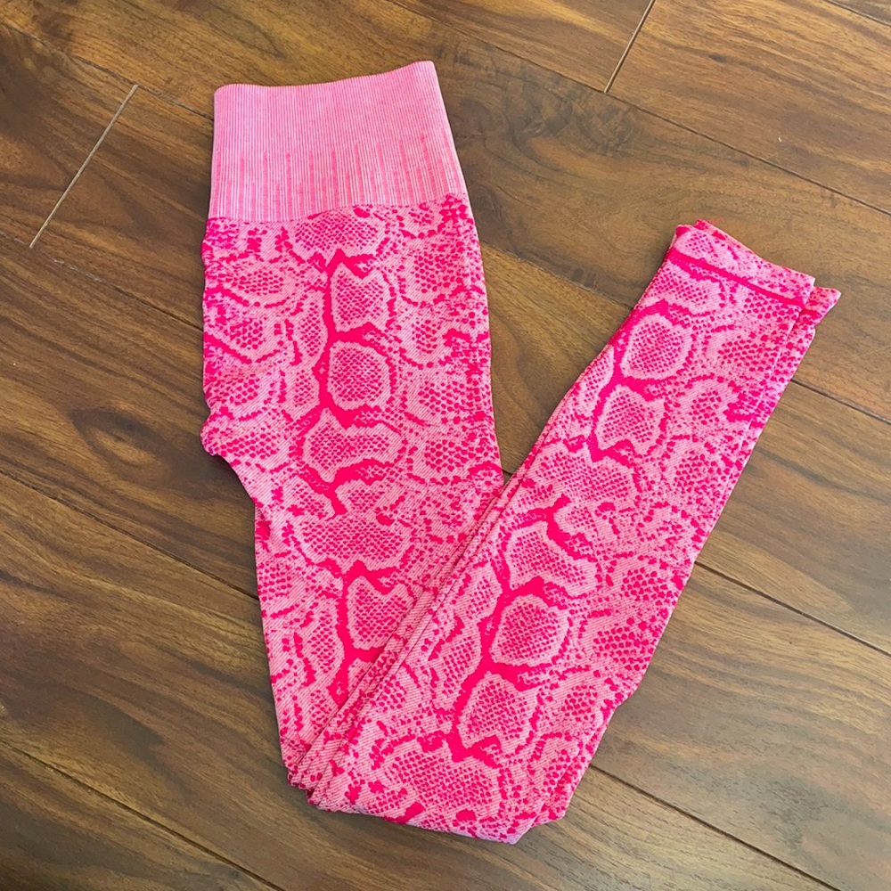 Lele Active Lele Dunes Boutique Pink Barbie Anaconda Leggings Small high Rise